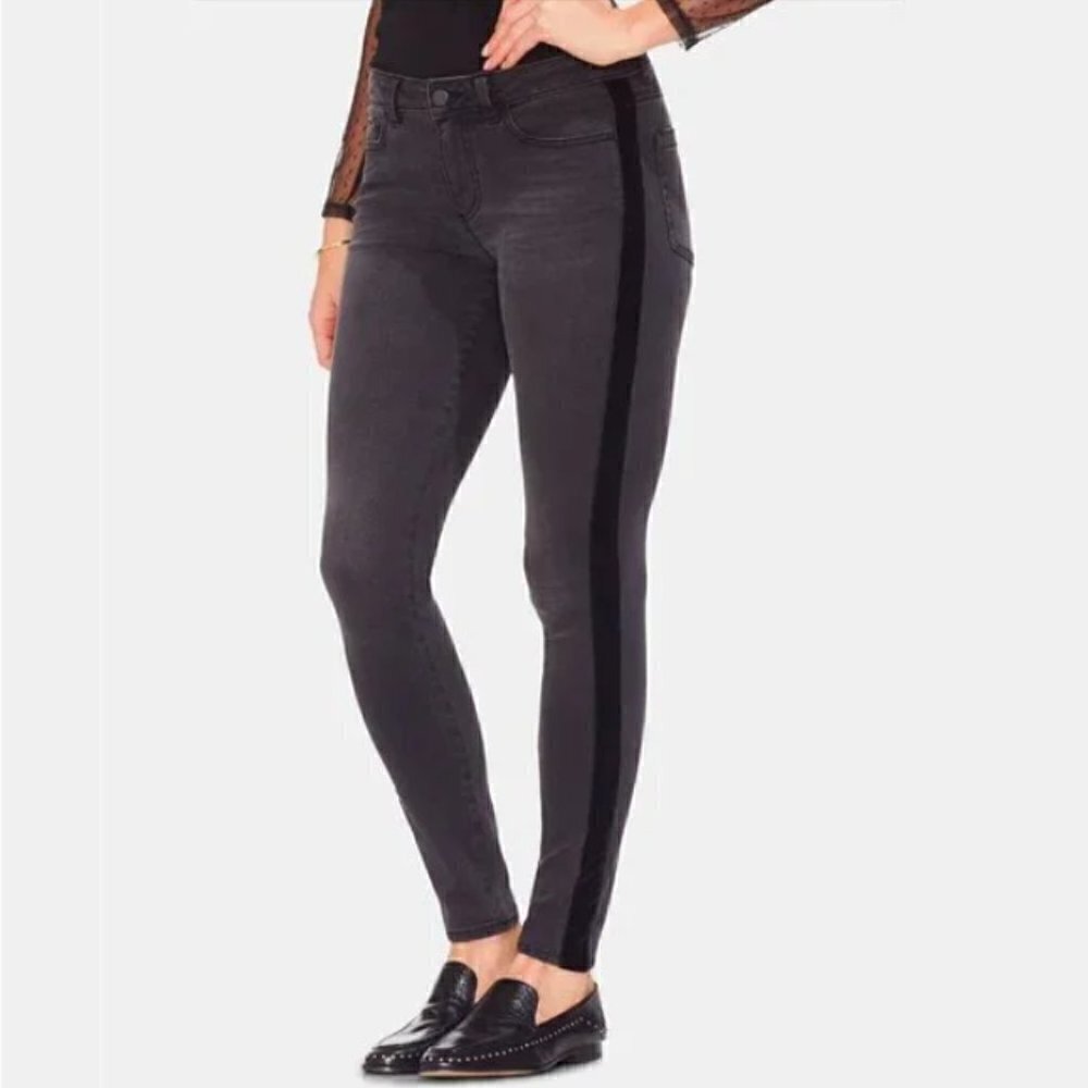 LIKE NEW ZARA Black Velour Trim High Rise Skinny Stretchy Cropped Jeans - Size 6